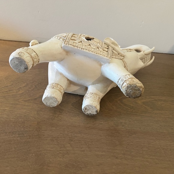 Lucky Elephant statue  by Three Hands Corporation - Picture 5 of 9